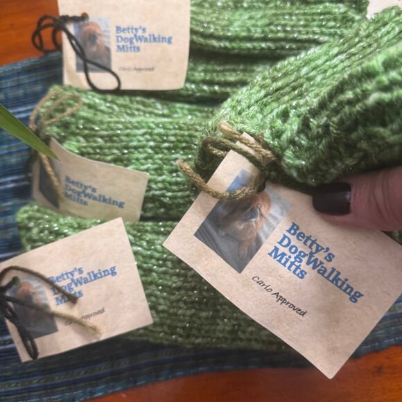 Fingerless Gloves Green Handmade "Dog Walking Mitts" - Salty Approved! NEW - Picture 4 of 4
